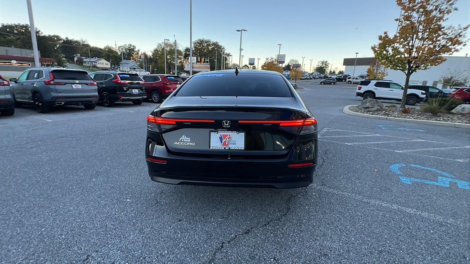 2024 Honda Accord Sedan photo 5 of 30