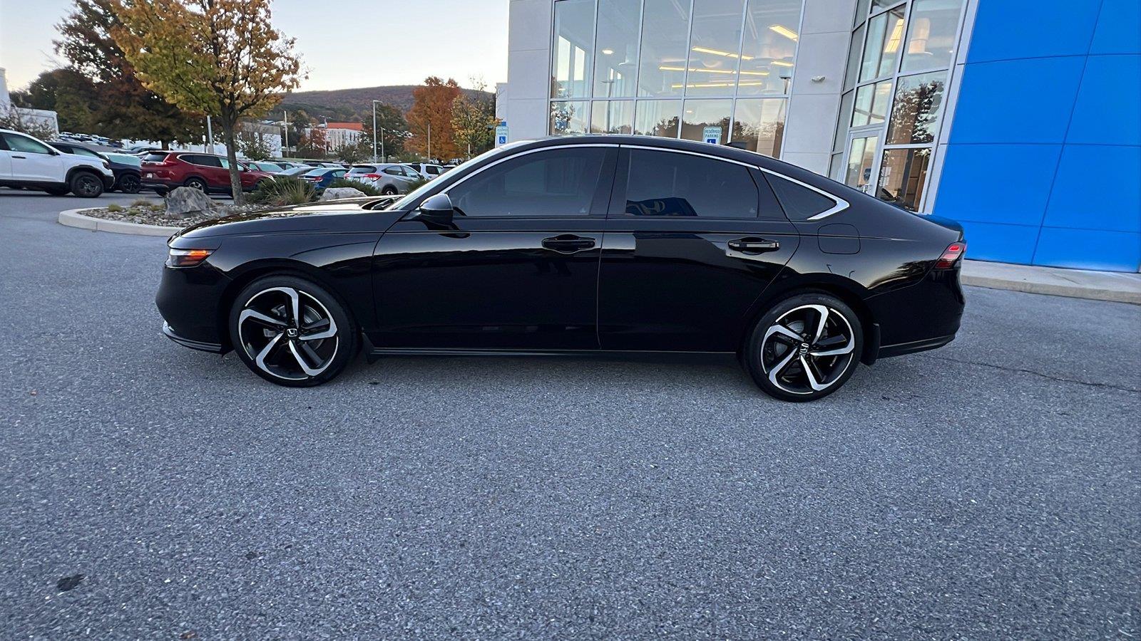 2024 Honda Accord Sedan photo 7 of 30