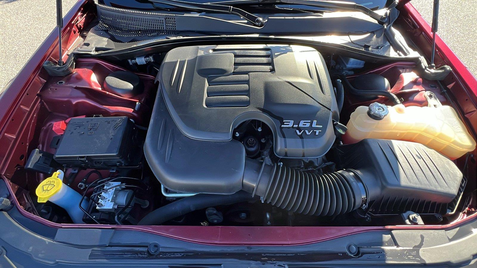 2023 Chrysler 300 photo 10 of 34