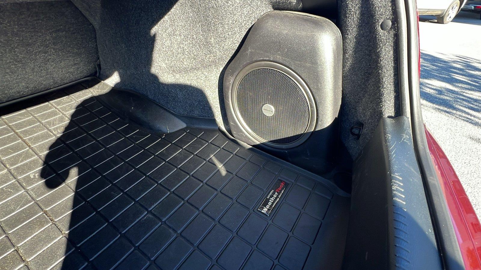 2023 Chrysler 300 photo 17 of 34