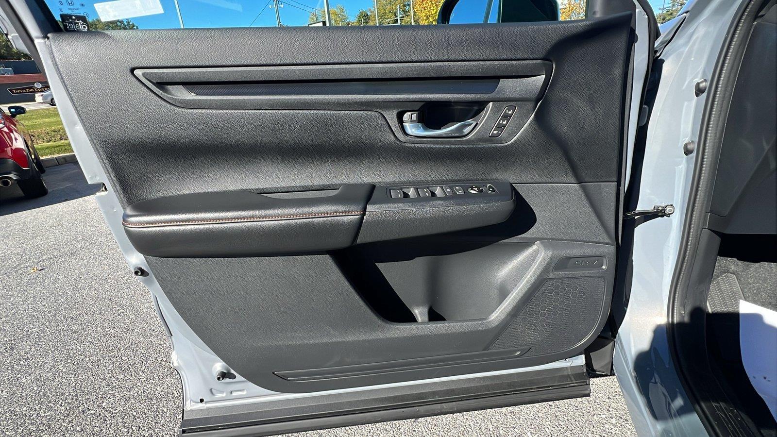 2027 Honda CR-V Hybrid photo 22 of 31