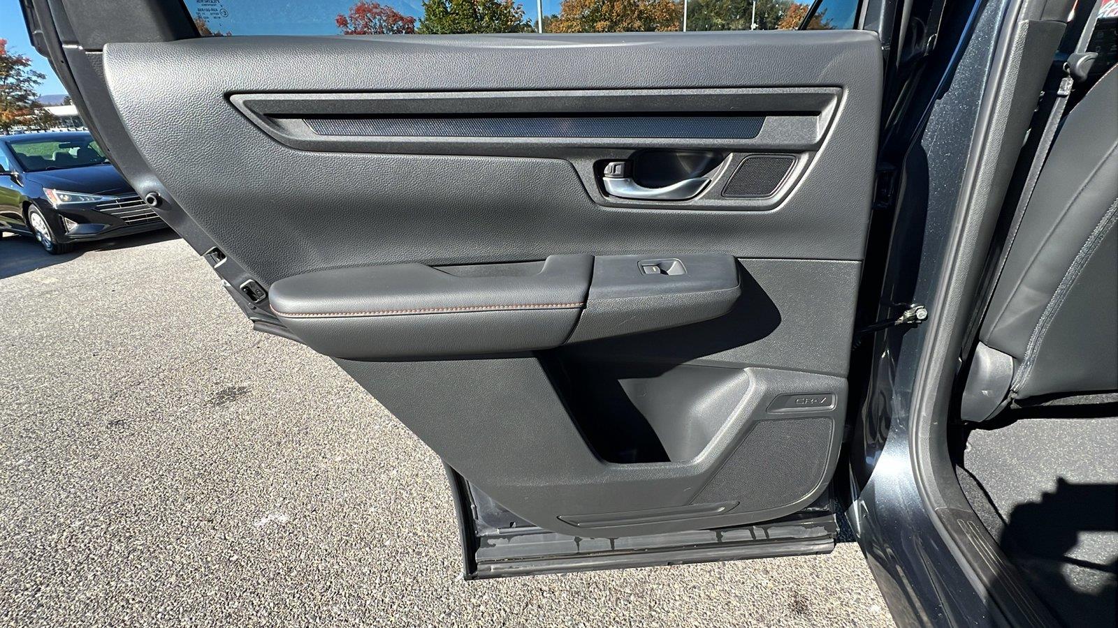 2024 Honda CR-V Hybrid photo 17 of 31
