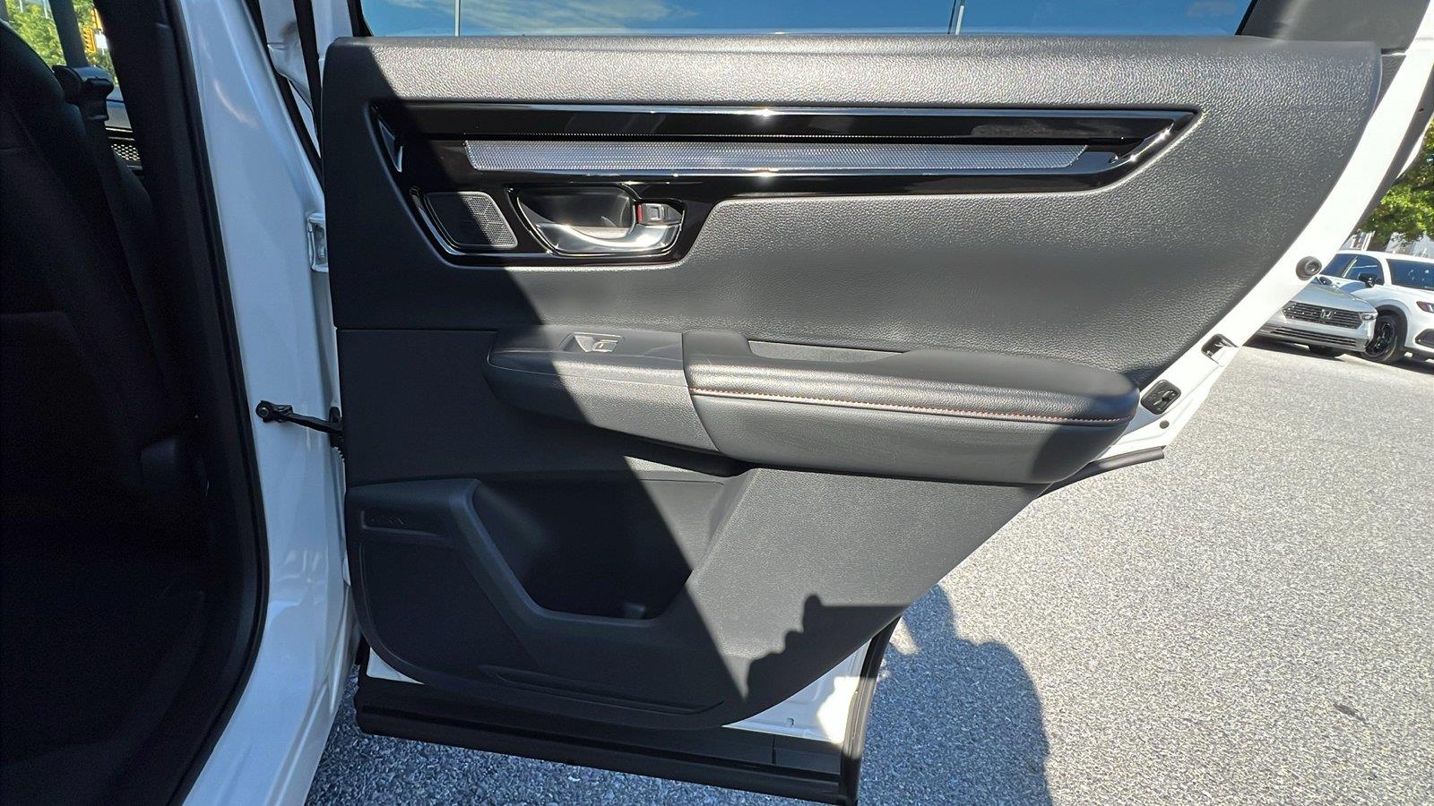 2027 Honda CR-V Hybrid photo 14 of 33
