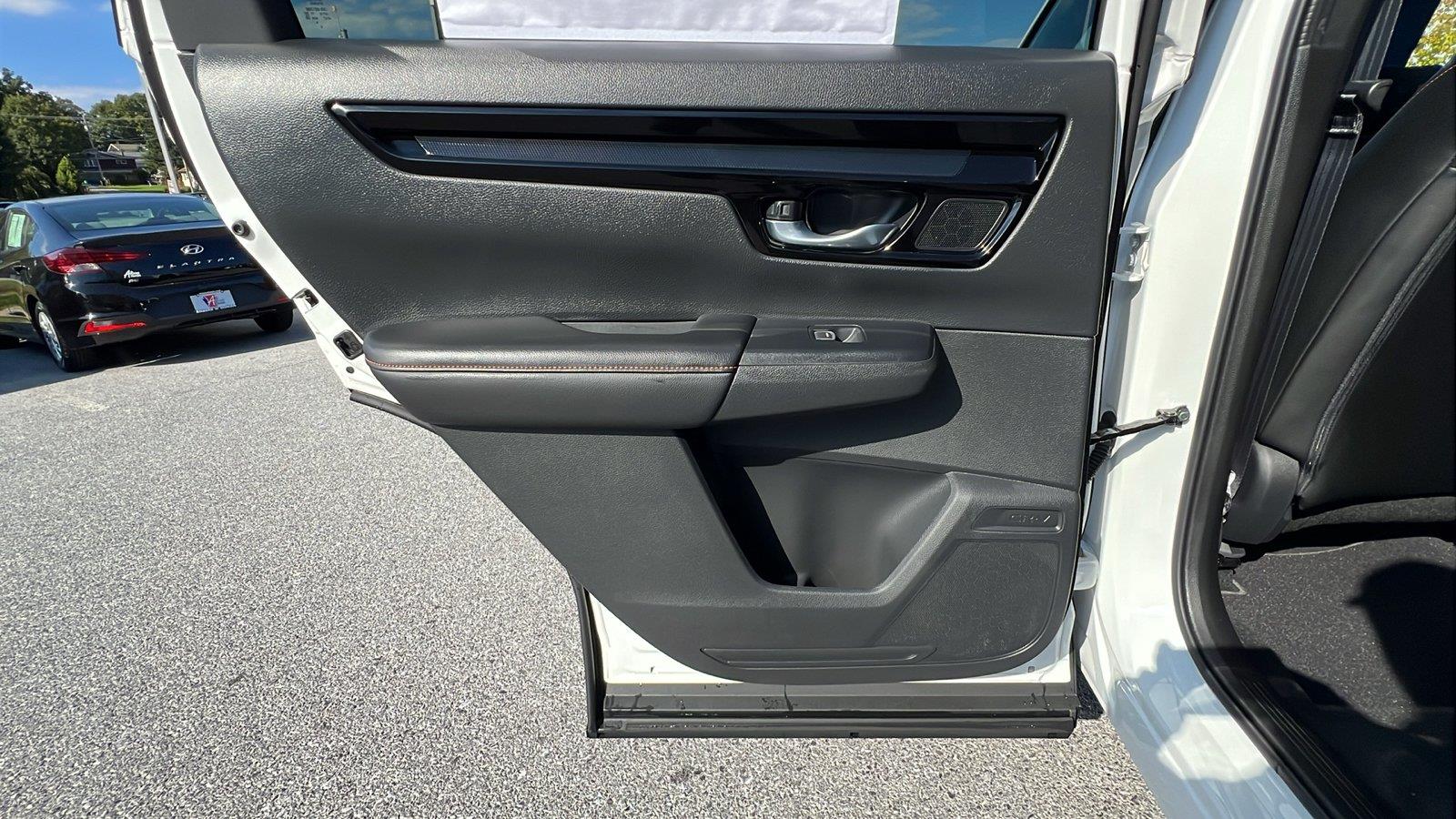 2027 Honda CR-V Hybrid photo 17 of 33