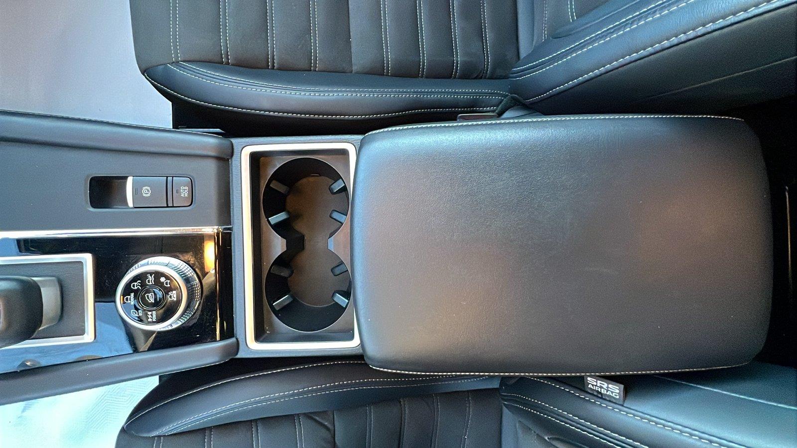2024 Mitsubishi Outlander Plug-In Hybrid photo 23 of 31