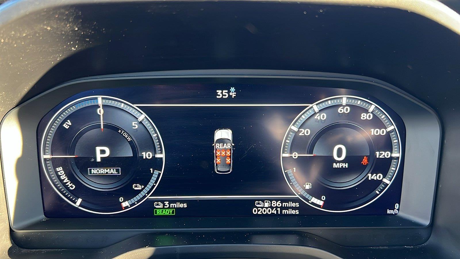 2024 Mitsubishi Outlander Plug-In Hybrid photo 30 of 31