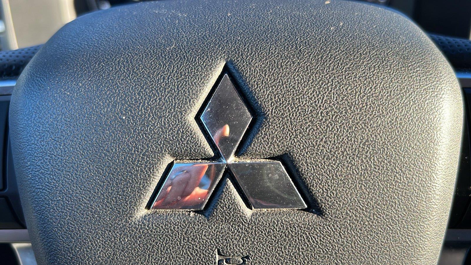 2024 Mitsubishi Outlander Plug-In Hybrid photo 31 of 31