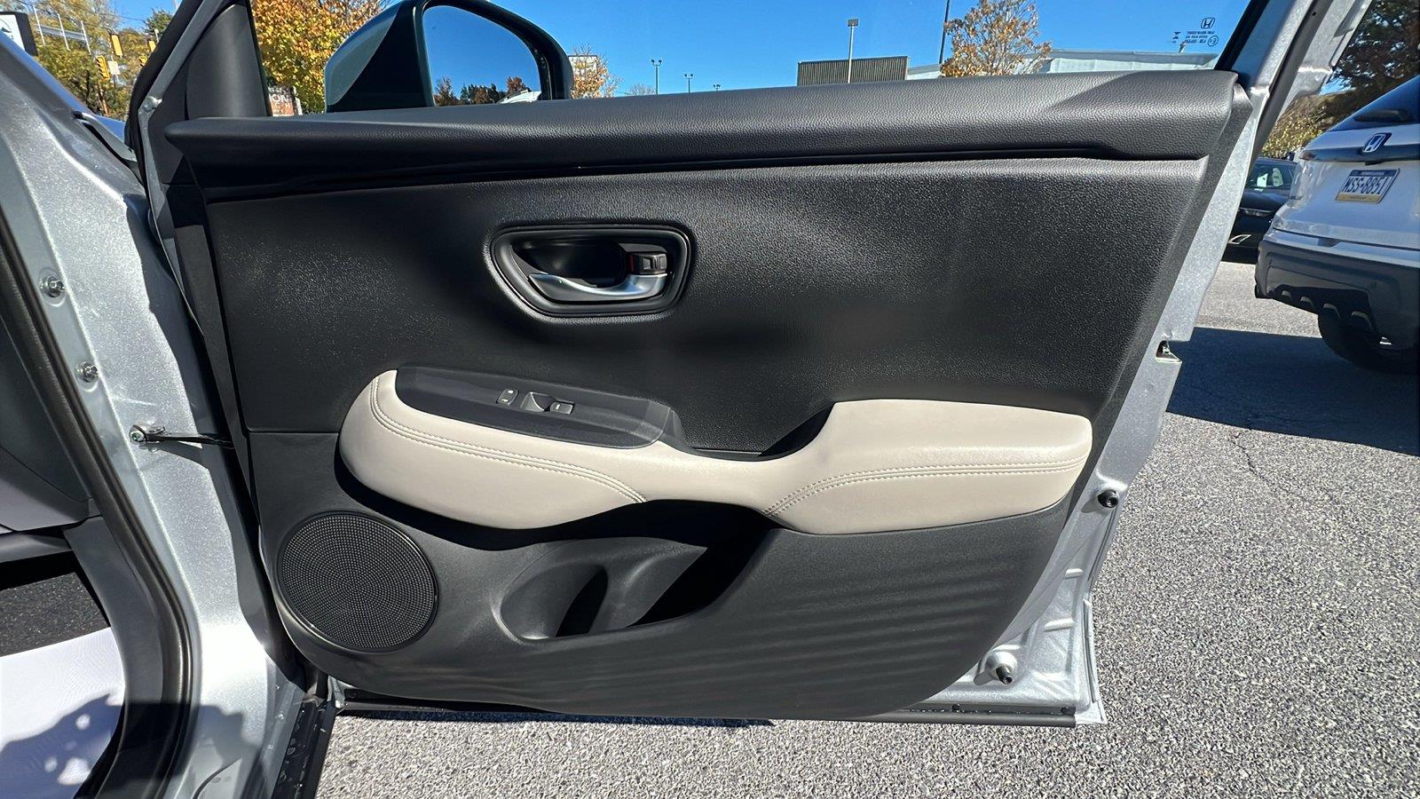 2027 Honda HR-V photo 12 of 29