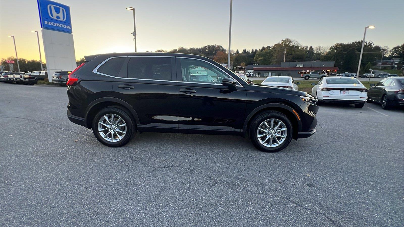 2027 Honda CR-V photo 3 of 31