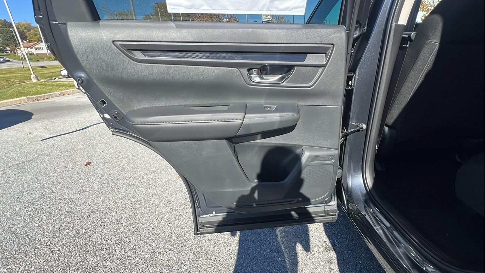 2027 Honda CR-V photo 17 of 31