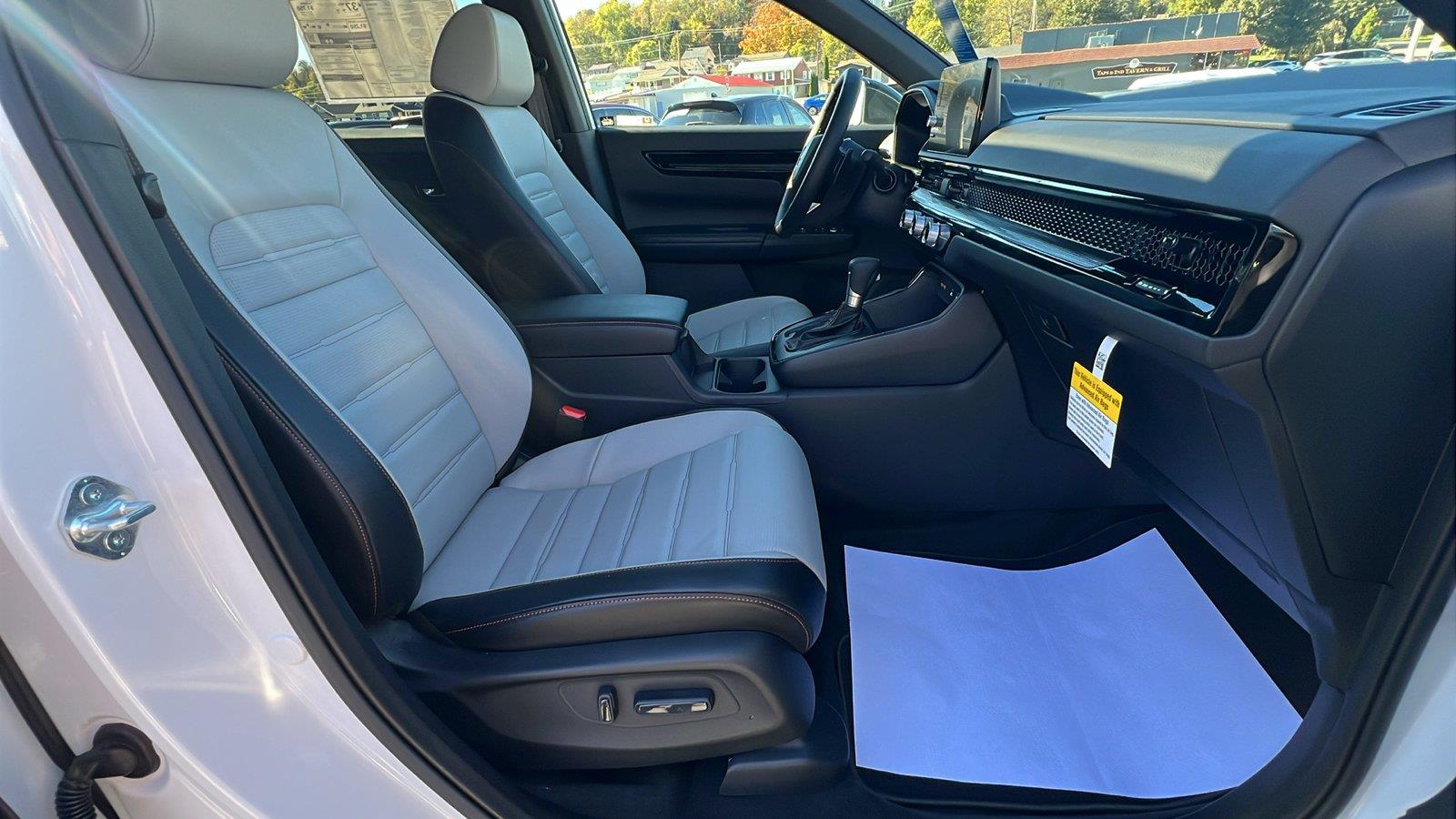 2027 Honda CR-V Hybrid photo 13 of 34