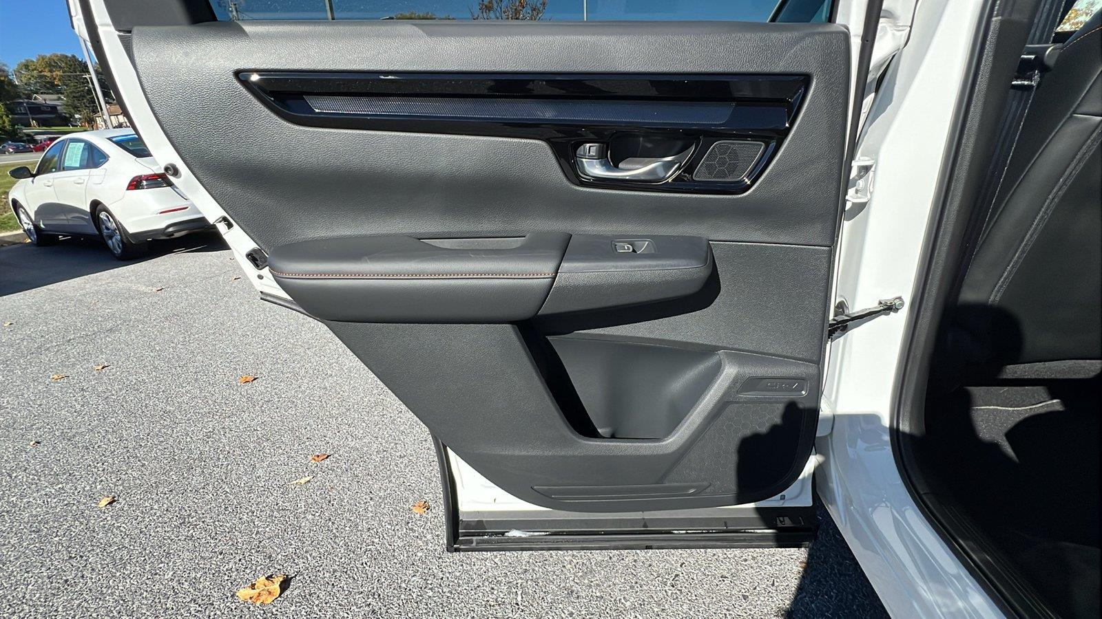 2027 Honda CR-V Hybrid photo 17 of 34
