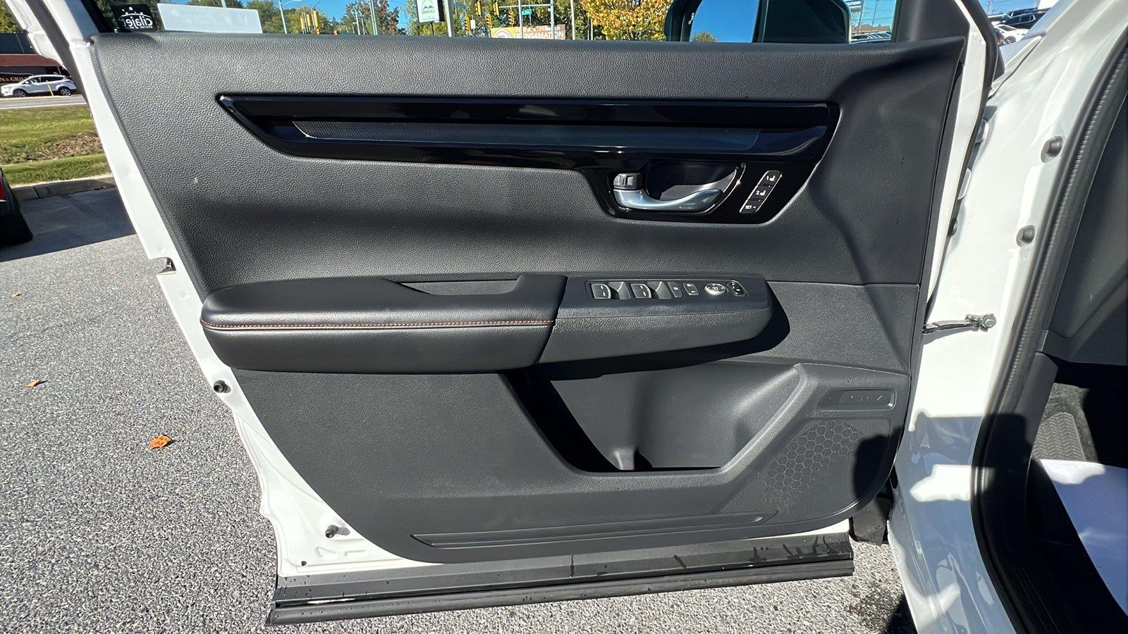 2027 Honda CR-V Hybrid photo 22 of 34