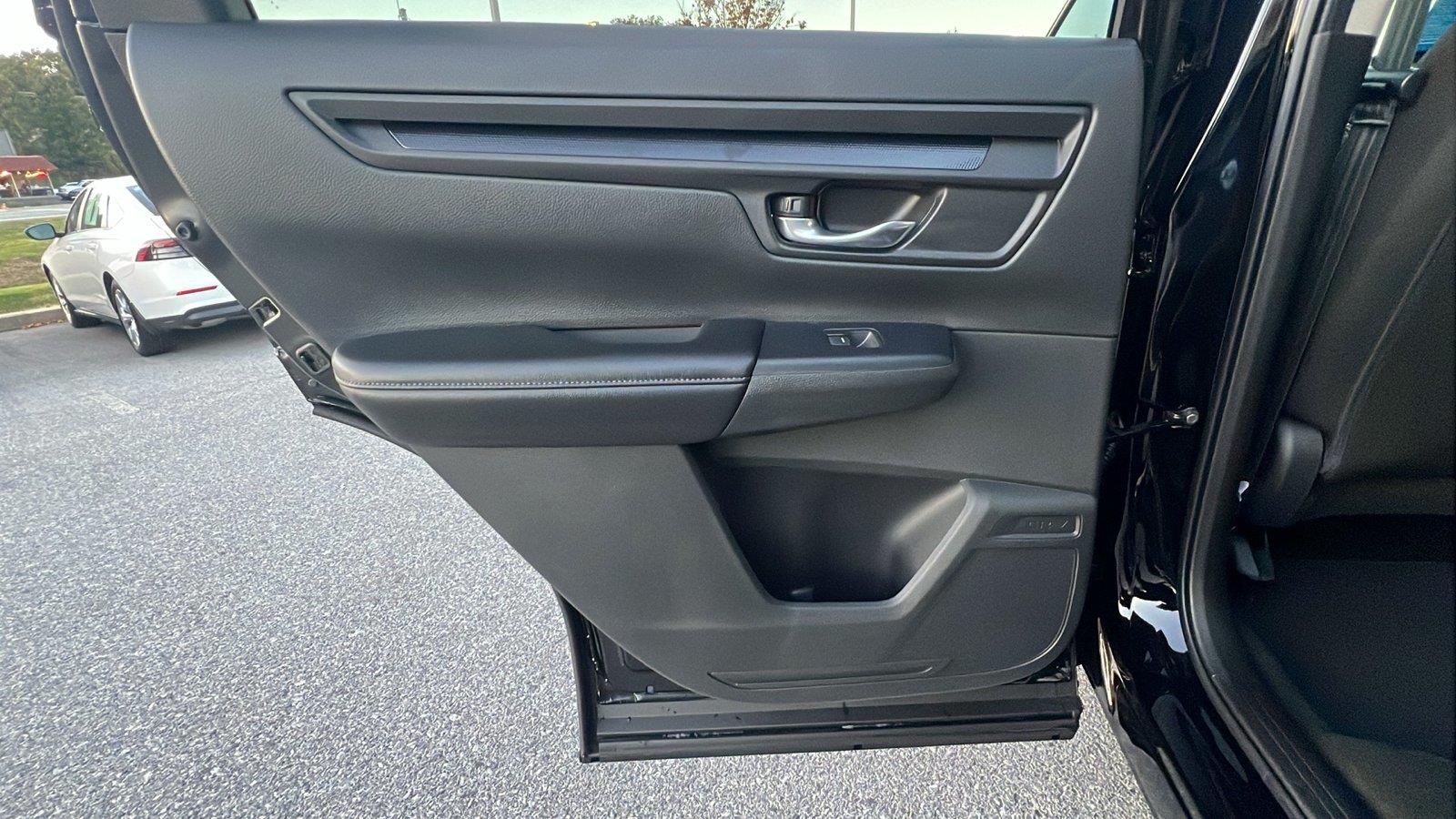 2027 Honda CR-V photo 17 of 31