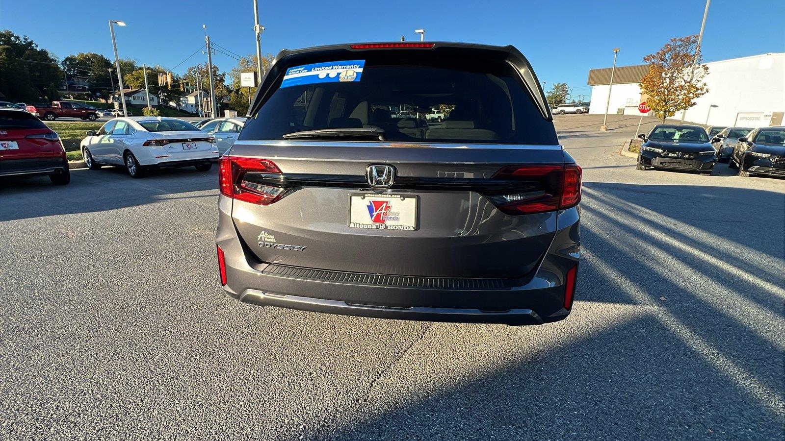 2025 Honda Odyssey photo 5 of 31