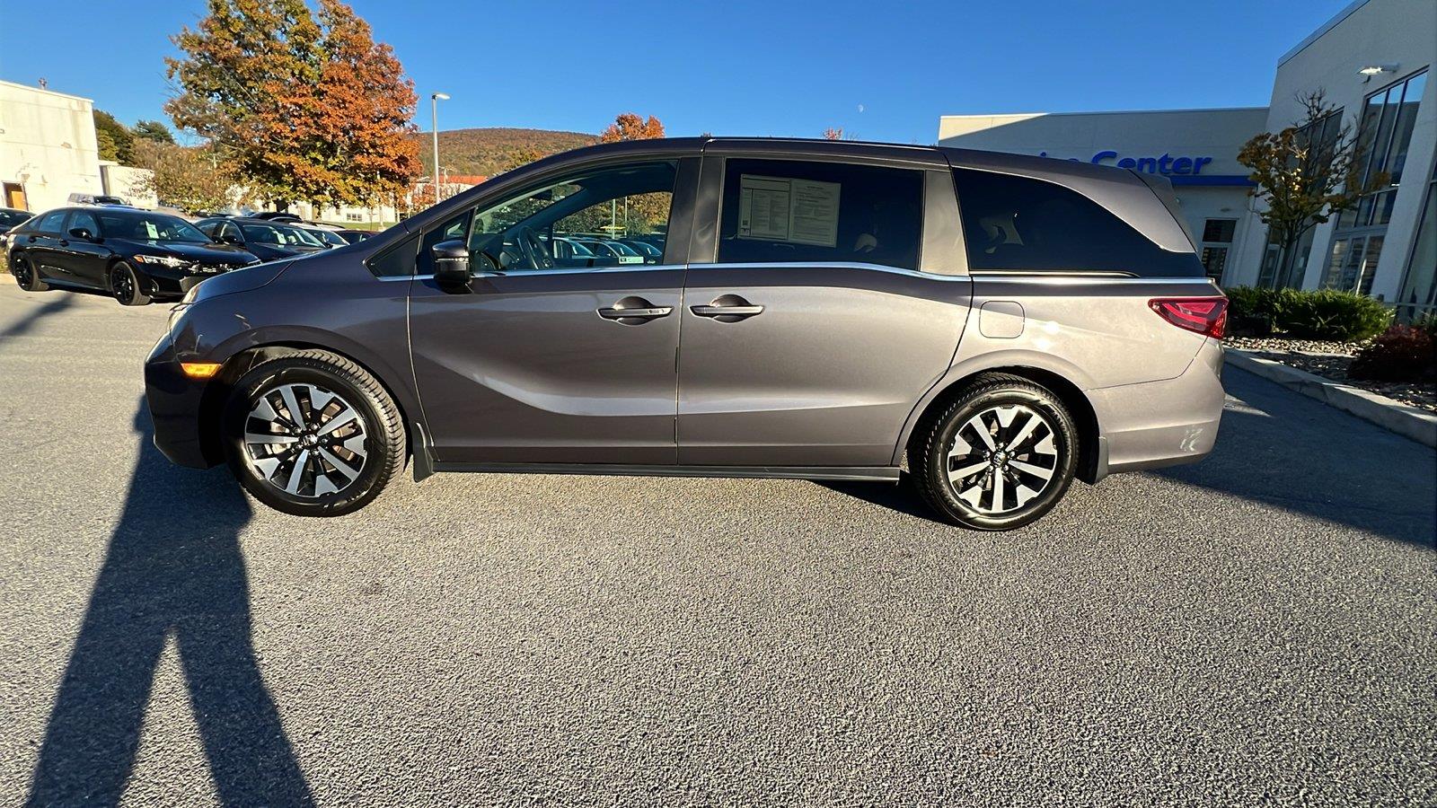 2025 Honda Odyssey photo 7 of 31
