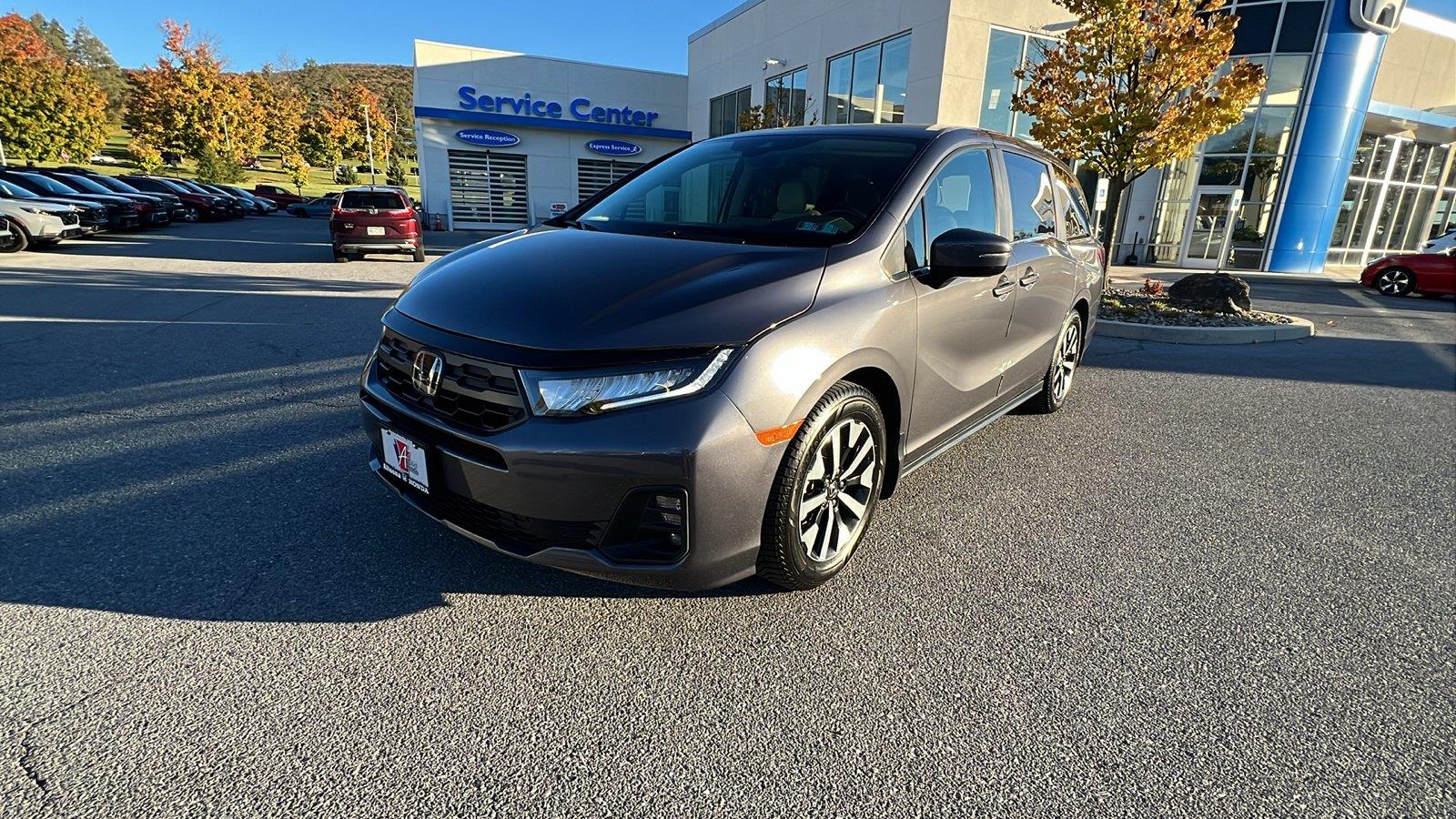 2025 Honda Odyssey photo 8 of 31