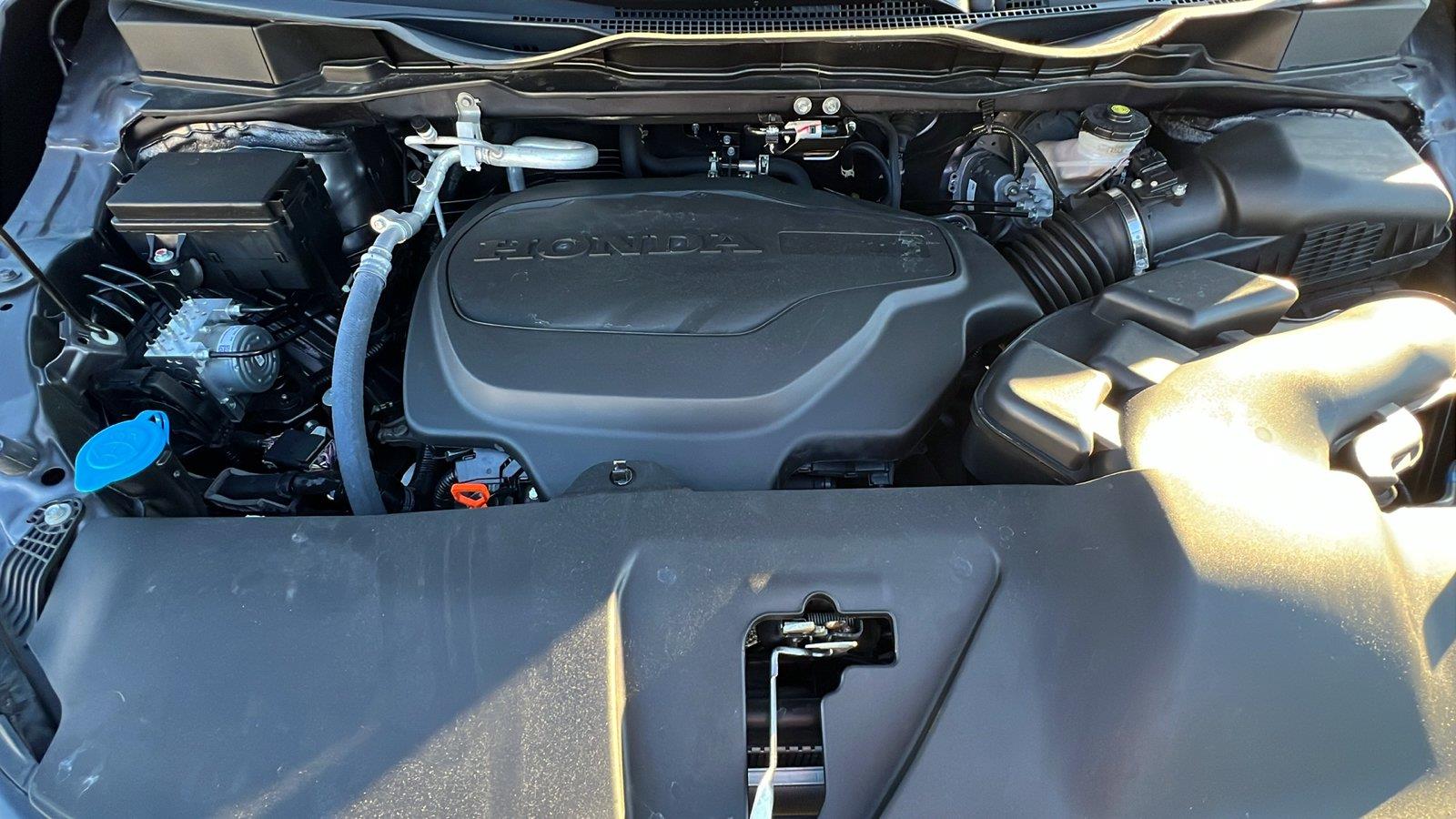2025 Honda Odyssey photo 10 of 31