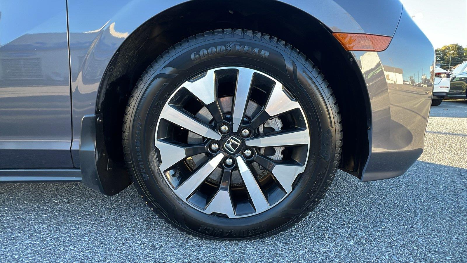 2025 Honda Odyssey photo 11 of 31