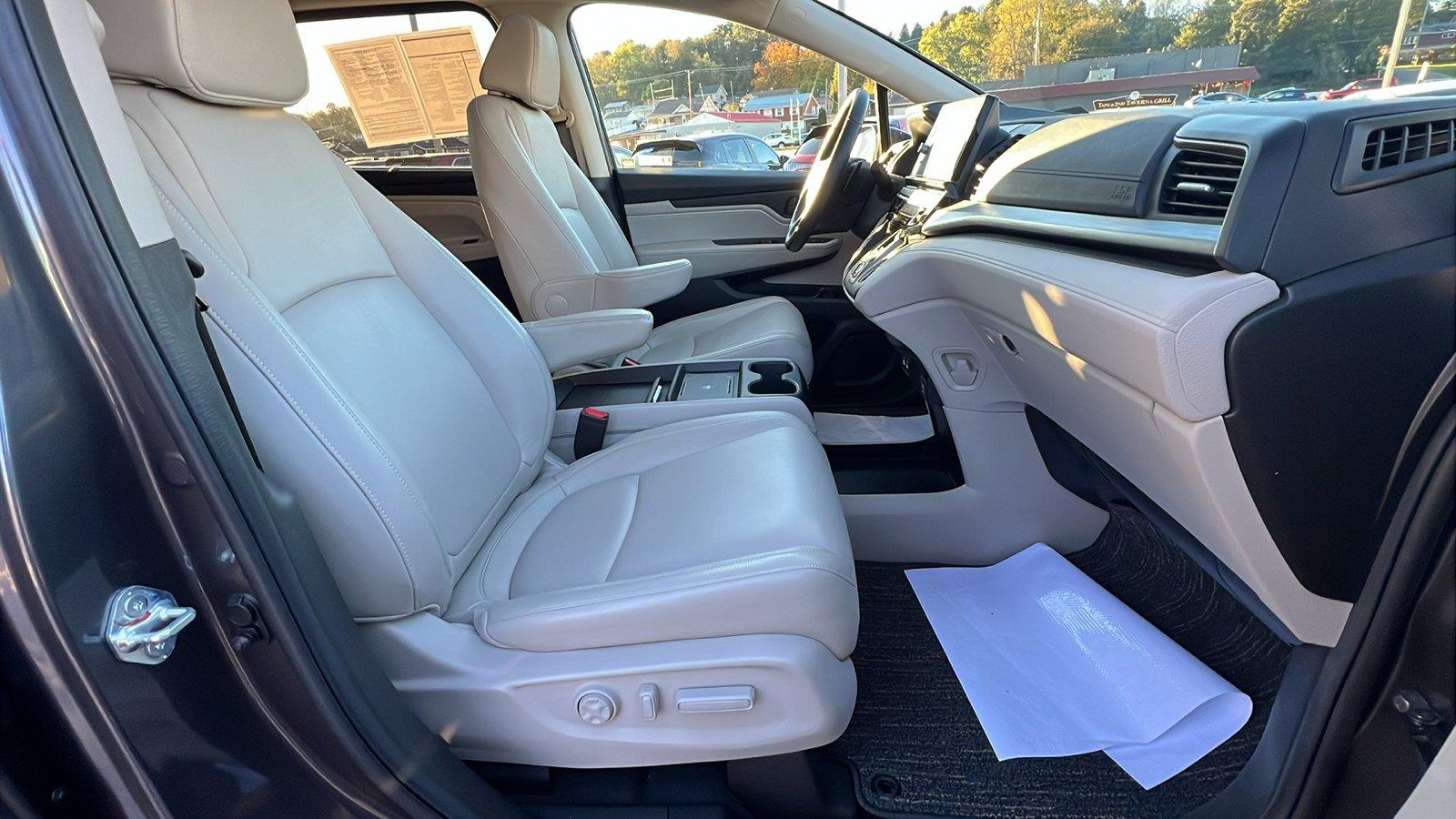 2025 Honda Odyssey photo 13 of 31