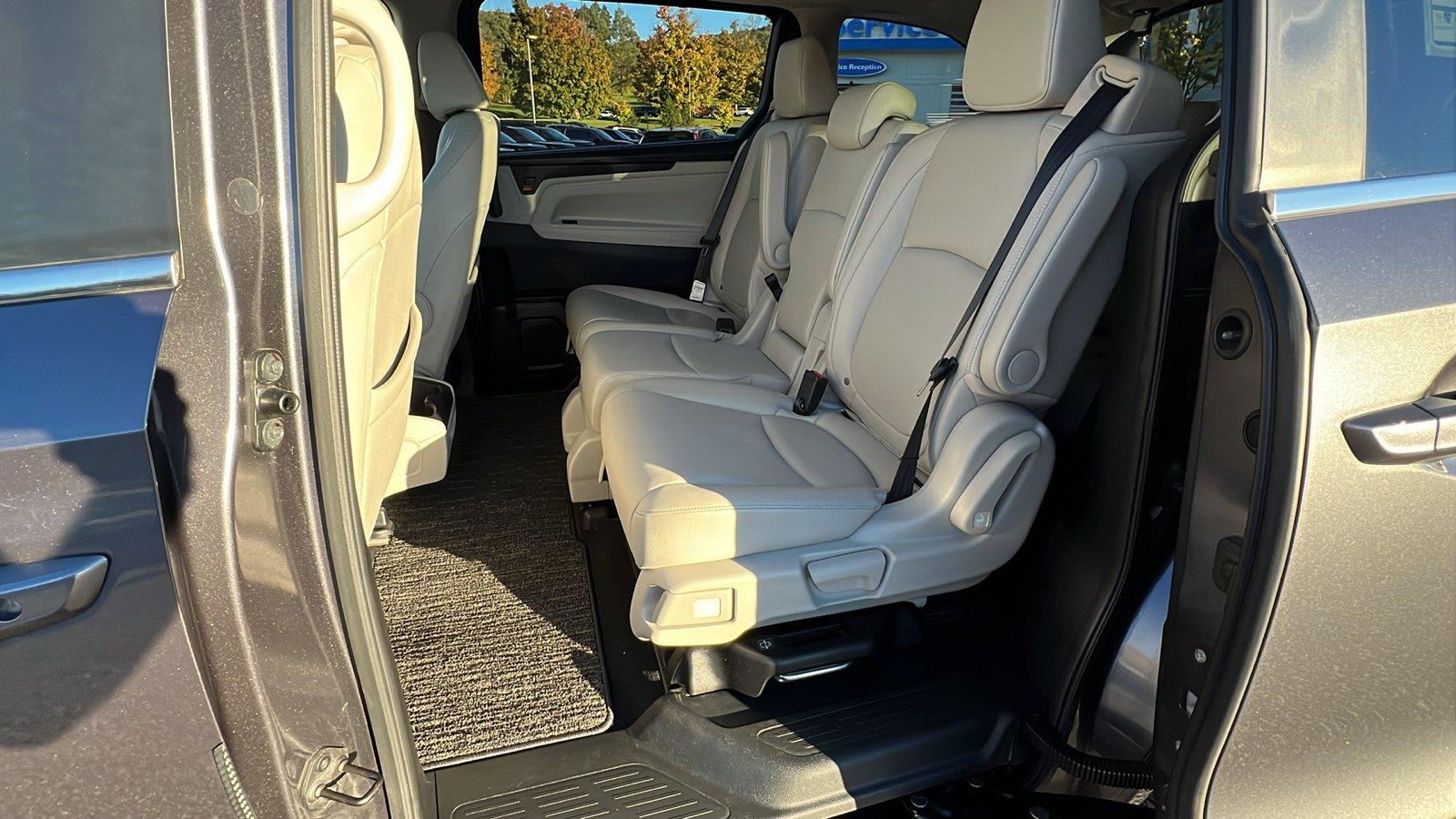 2025 Honda Odyssey photo 17 of 31