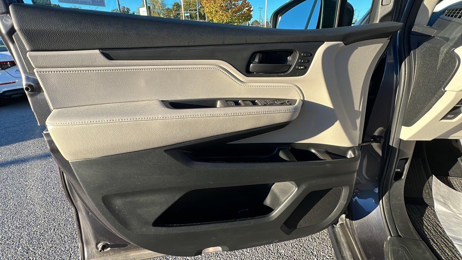 2025 Honda Odyssey photo 22 of 31