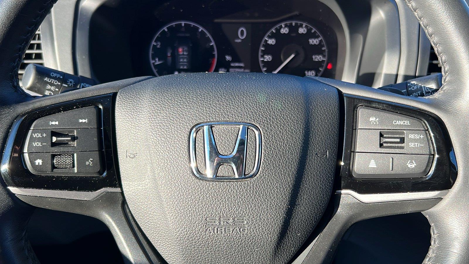2025 Honda Odyssey photo 29 of 31