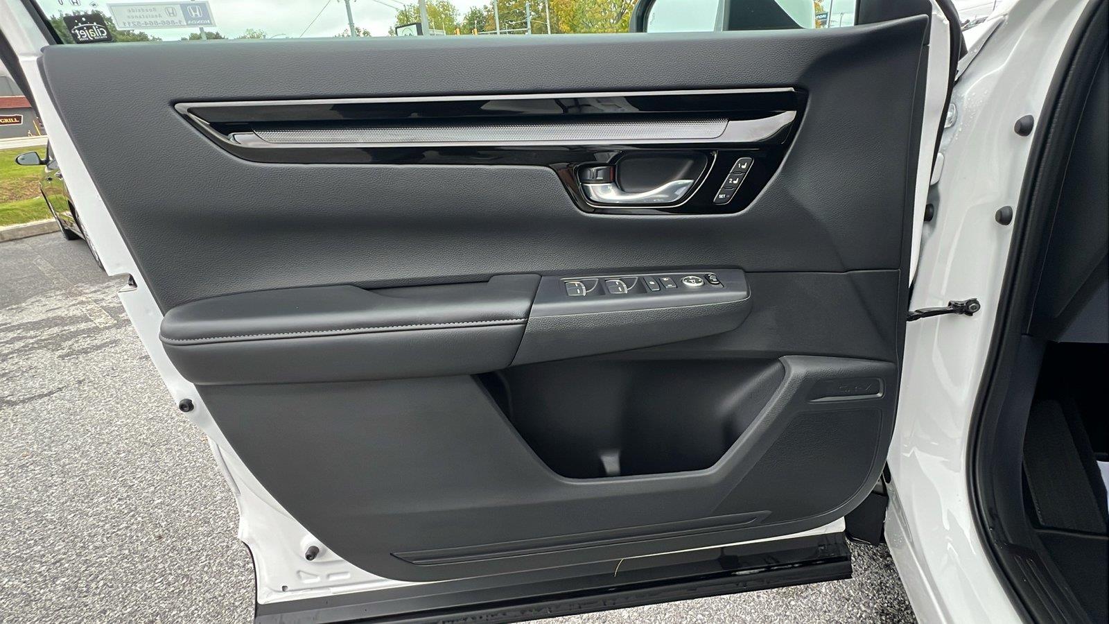 2027 Honda CR-V photo 22 of 31