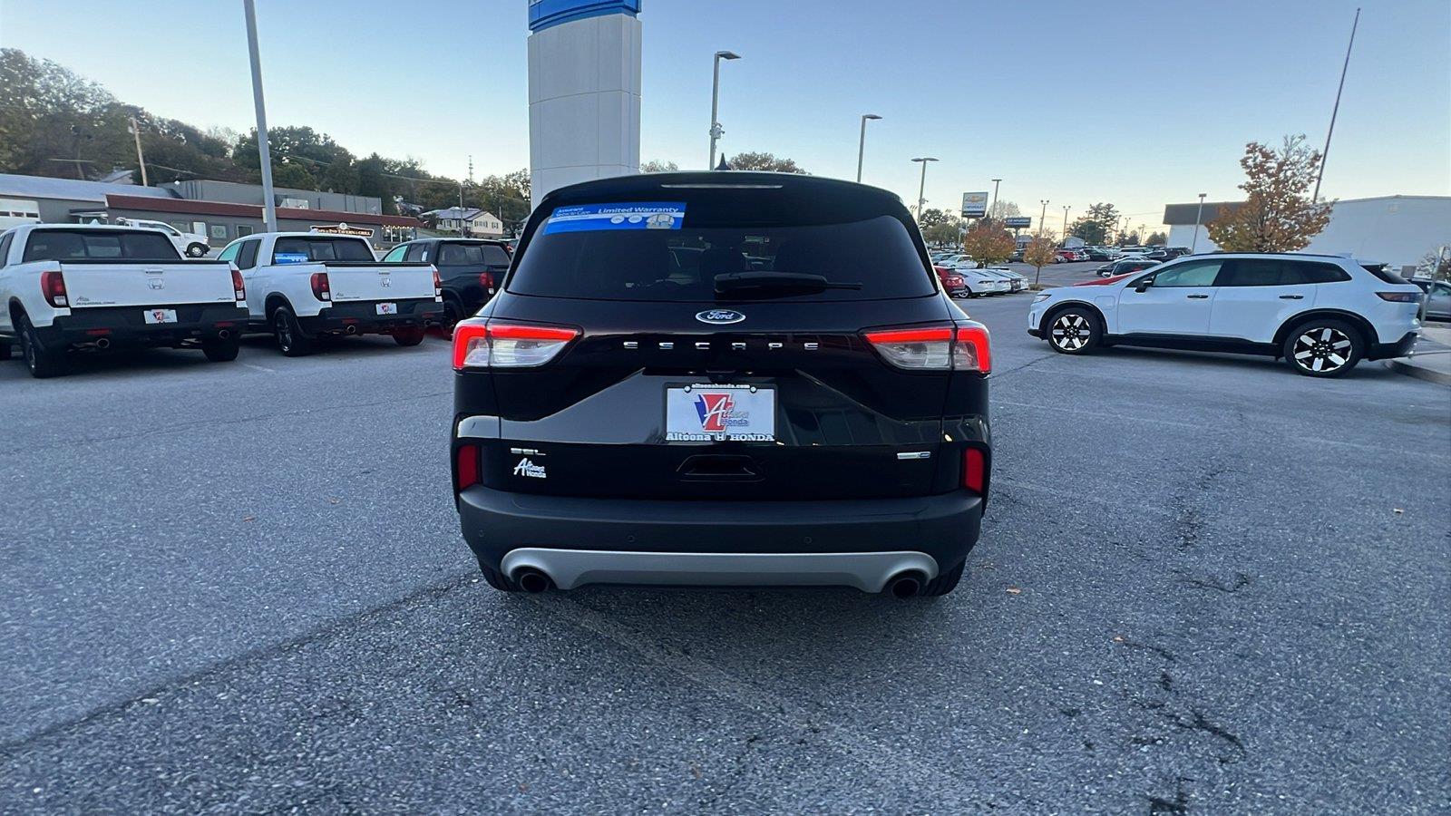 2020 Ford Escape photo 5 of 30