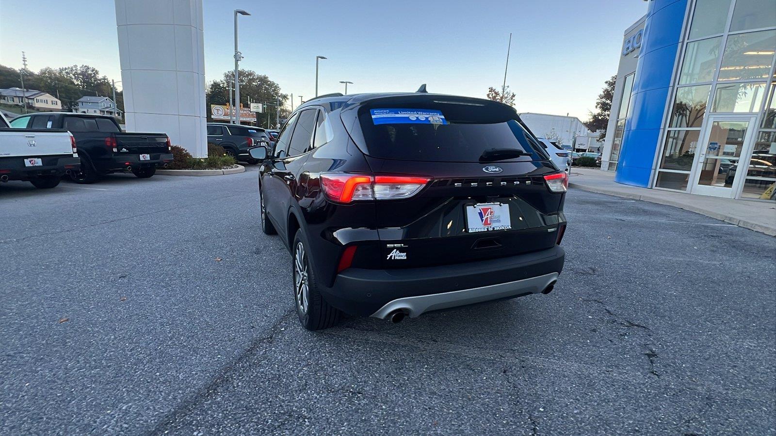 2020 Ford Escape photo 6 of 30