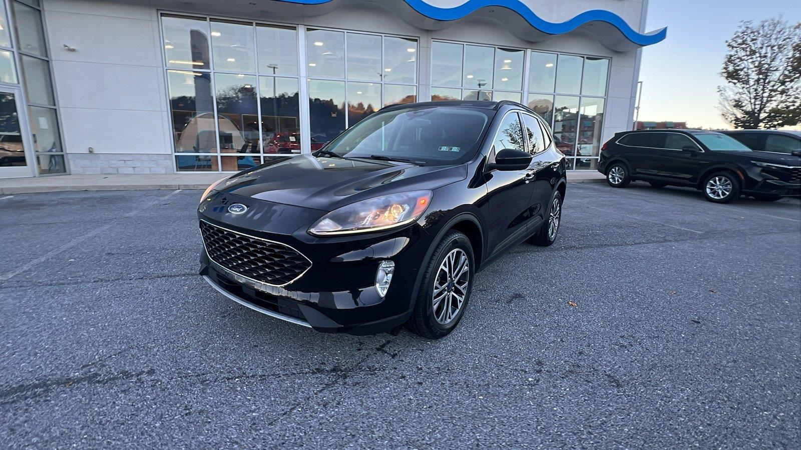 2020 Ford Escape photo 8 of 30