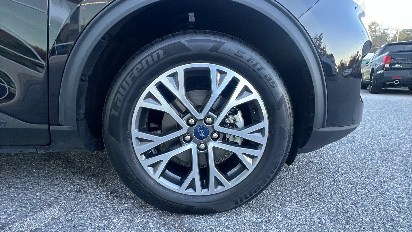 2020 Ford Escape photo 11 of 30
