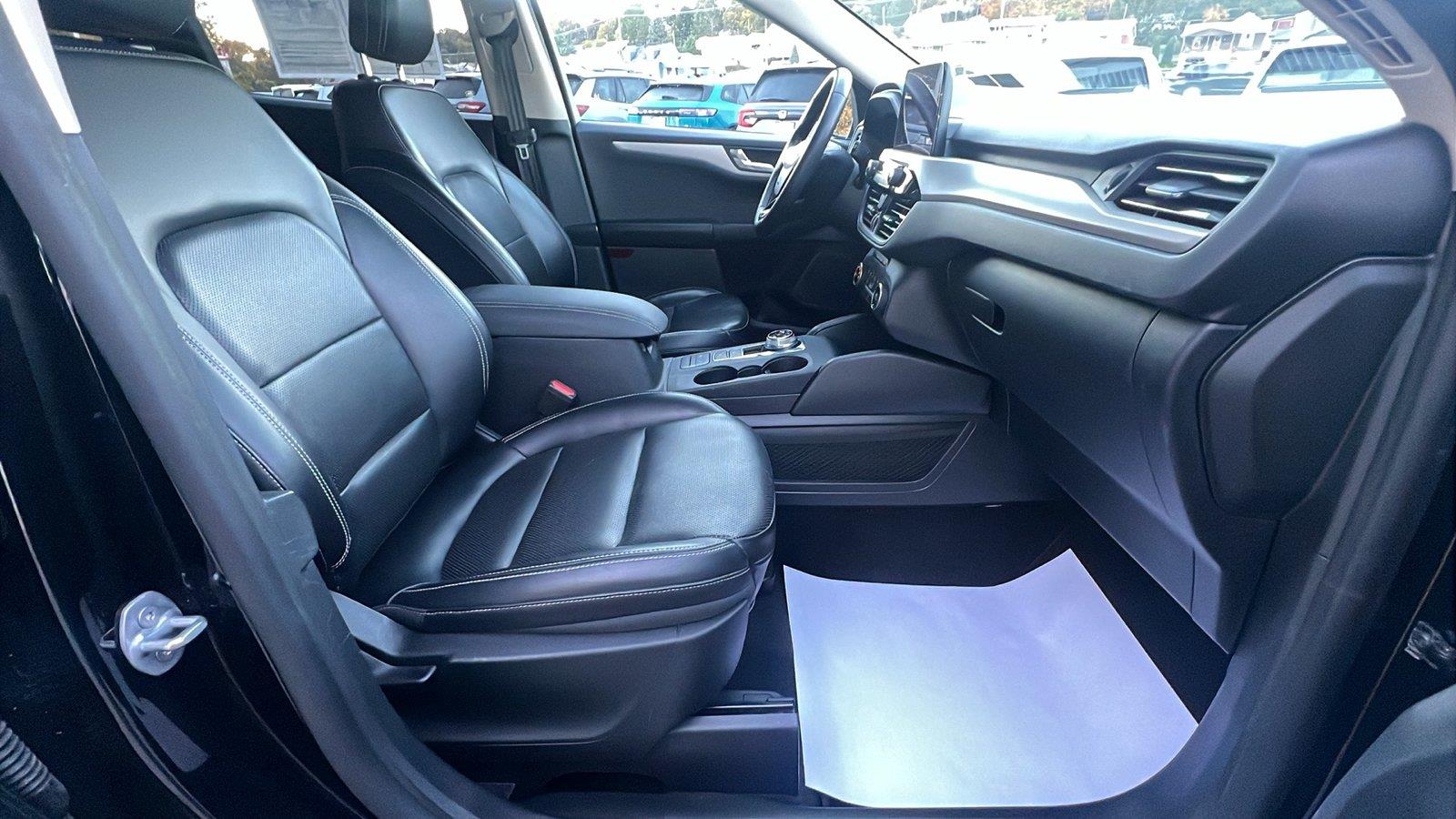 2020 Ford Escape photo 13 of 30