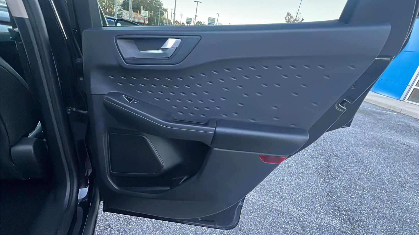 2020 Ford Escape photo 14 of 30