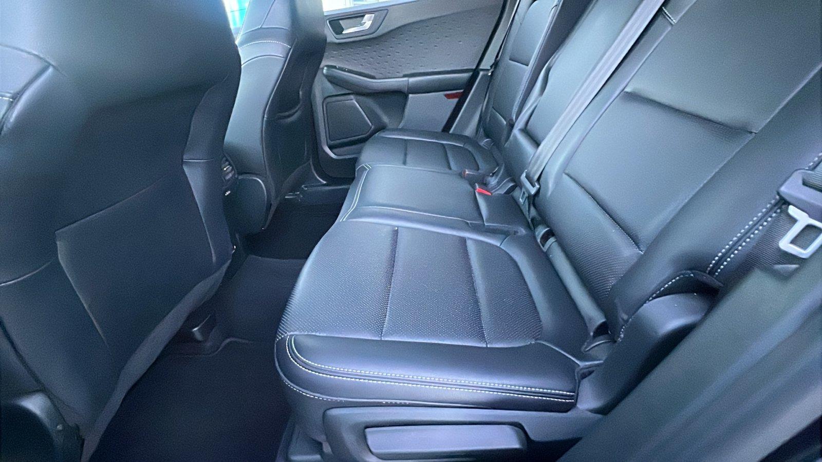2020 Ford Escape photo 18 of 30