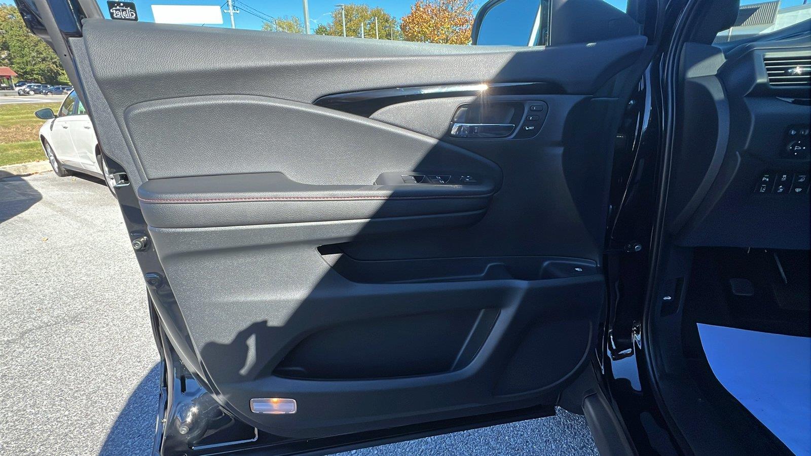 2026 Honda Ridgeline photo 24 of 35