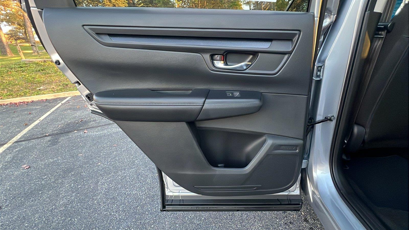 2027 Honda CR-V photo 17 of 31