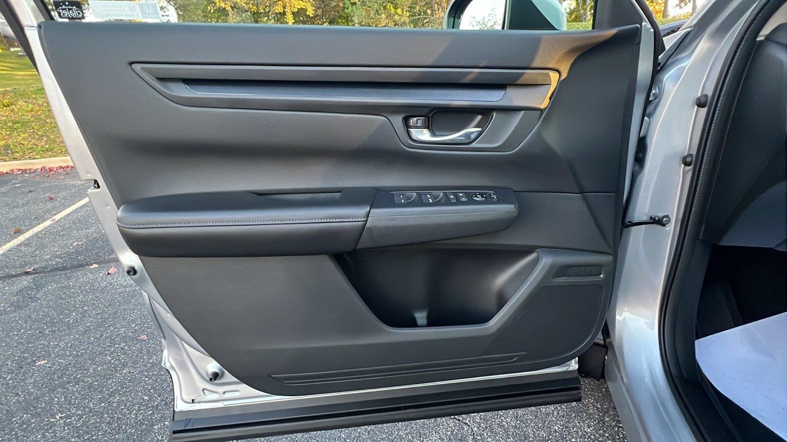 2027 Honda CR-V photo 22 of 31
