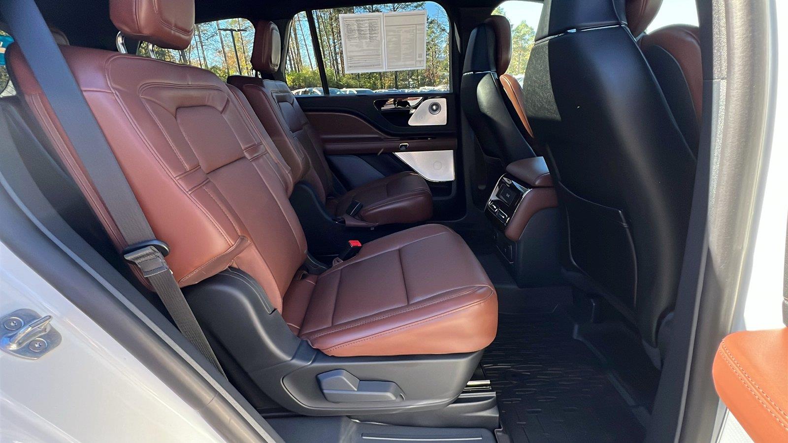 2026 Lincoln Aviator photo 15 of 37