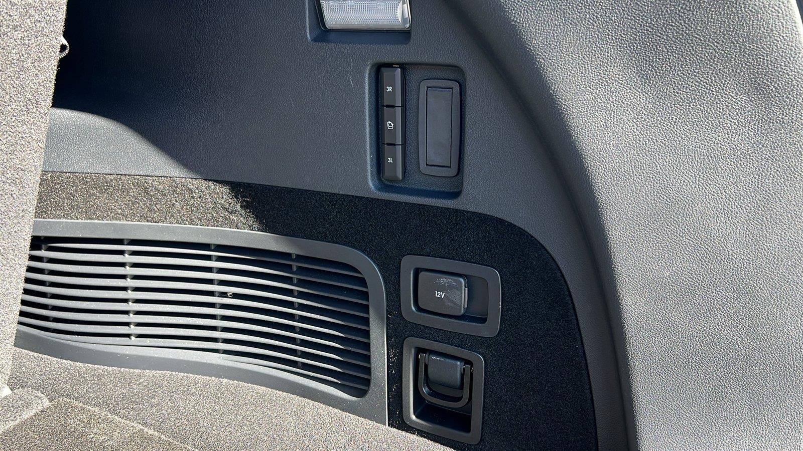2026 Lincoln Aviator photo 18 of 37