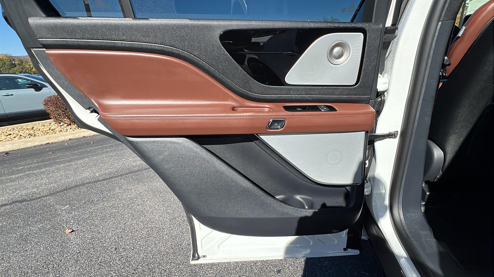 2026 Lincoln Aviator photo 19 of 37