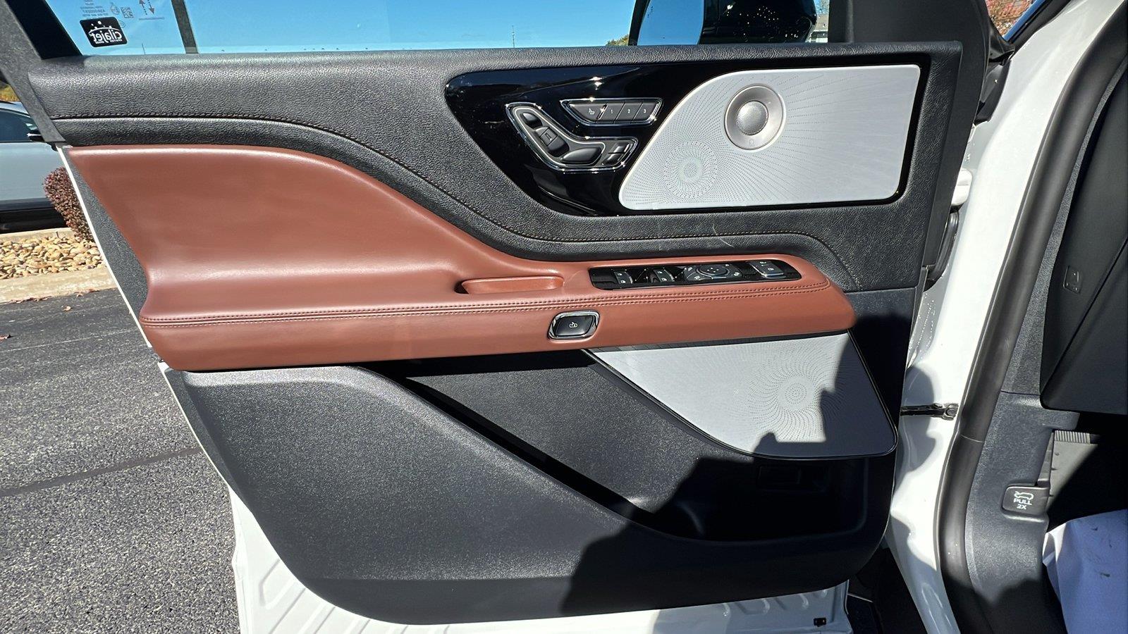 2026 Lincoln Aviator photo 25 of 37