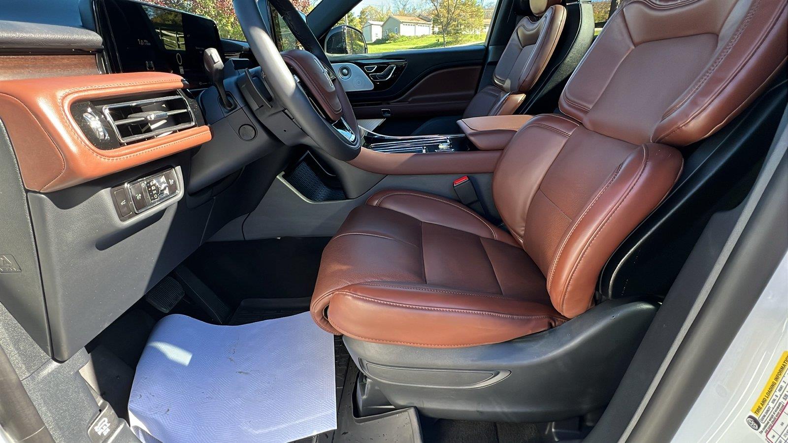 2026 Lincoln Aviator photo 26 of 37