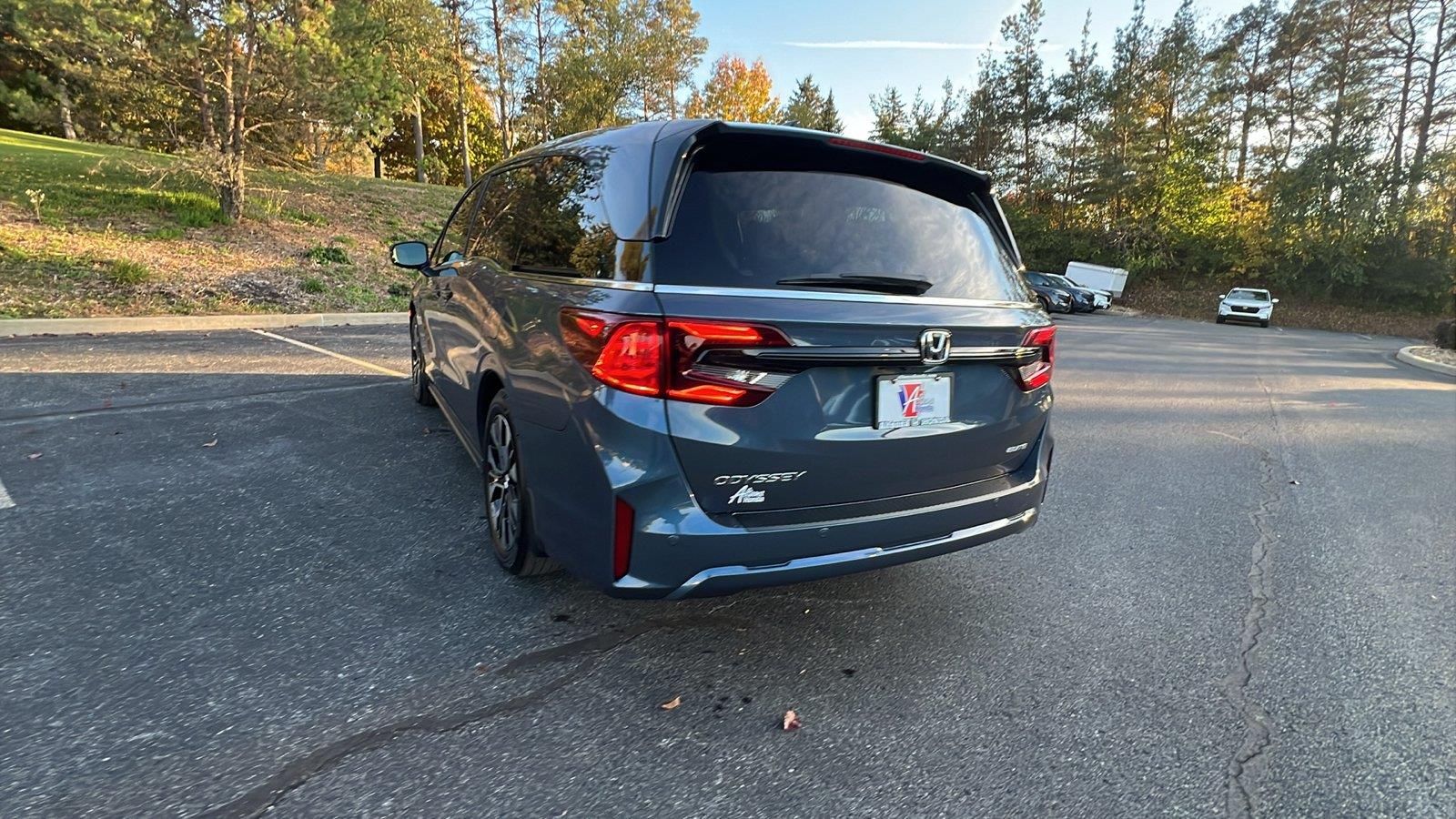 2027 Honda Odyssey photo 6 of 31