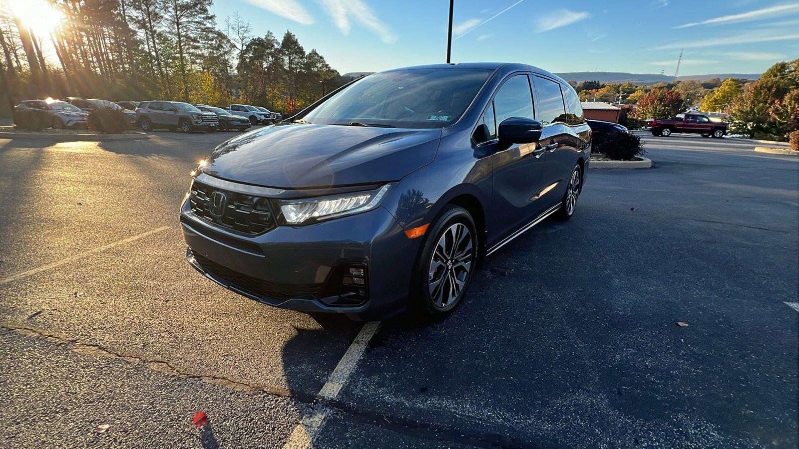 2027 Honda Odyssey photo 8 of 31