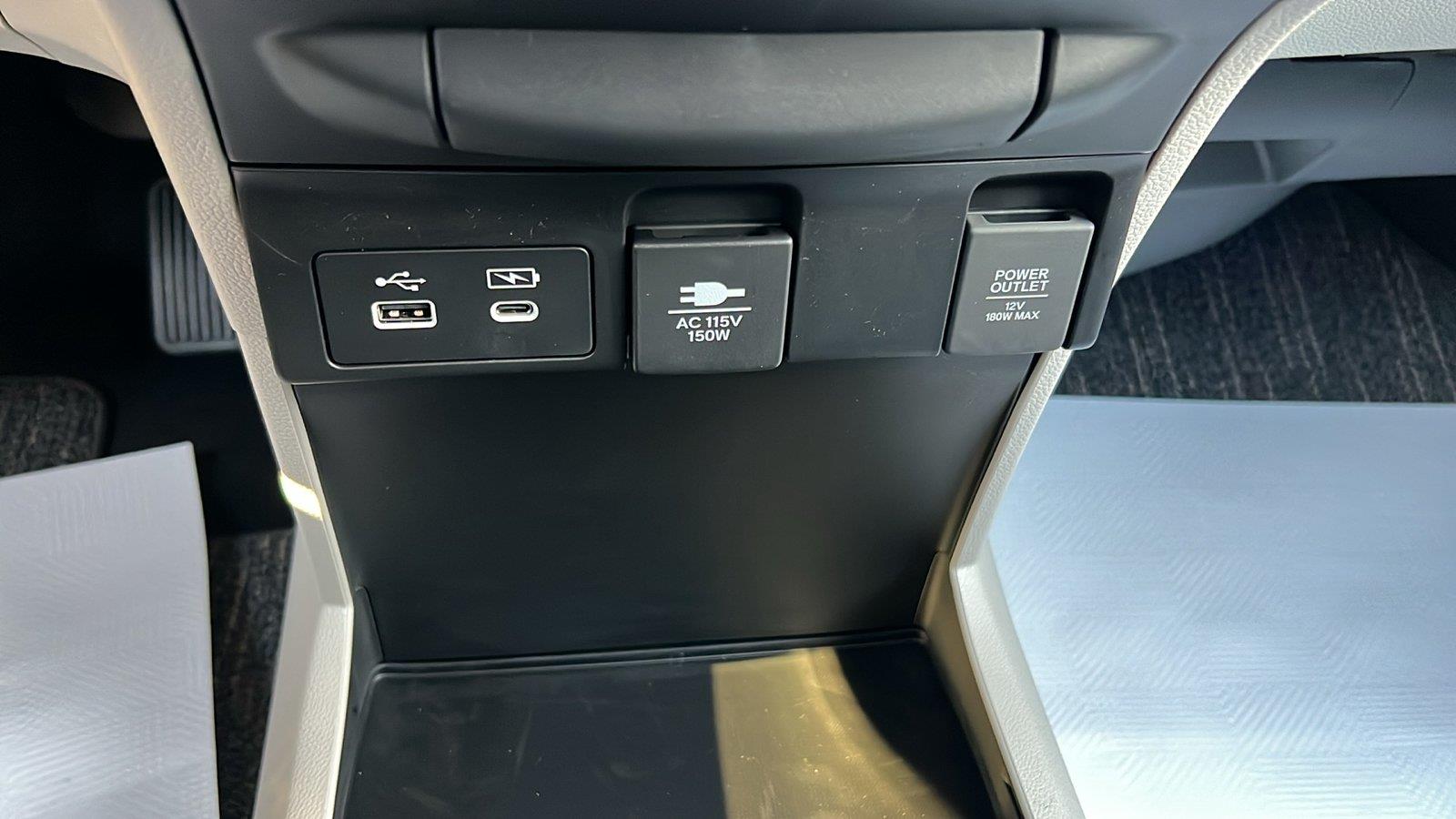2027 Honda Odyssey photo 24 of 31