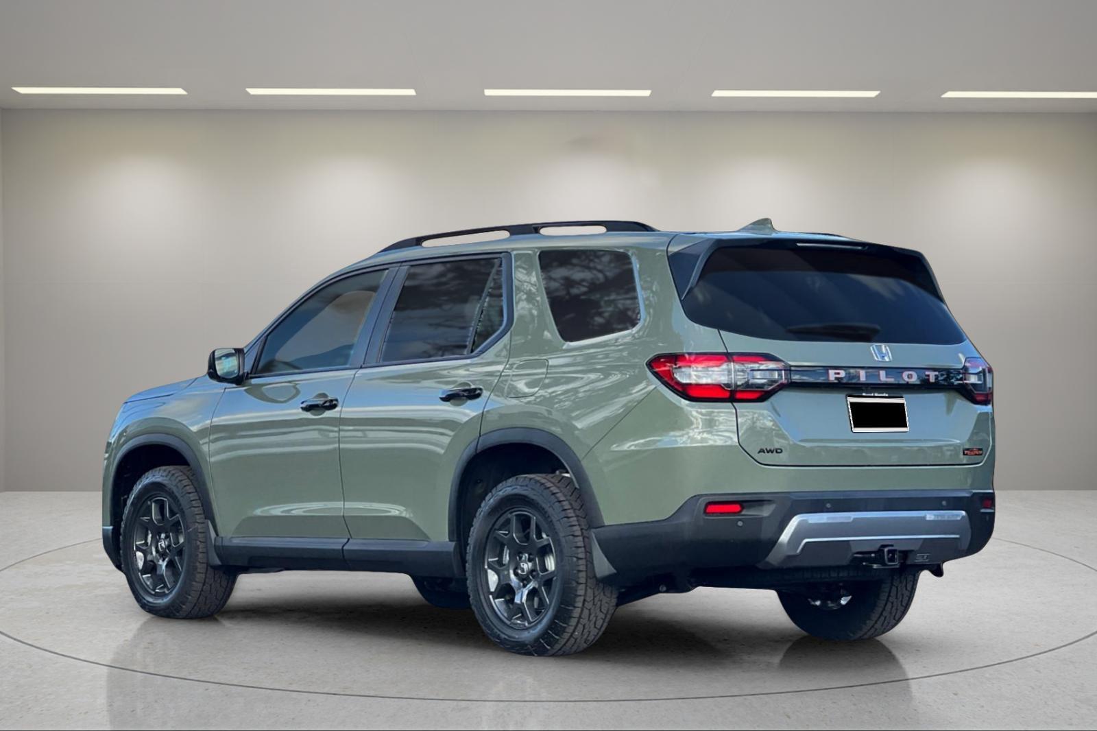 2026 Honda Pilot photo 3 of 25