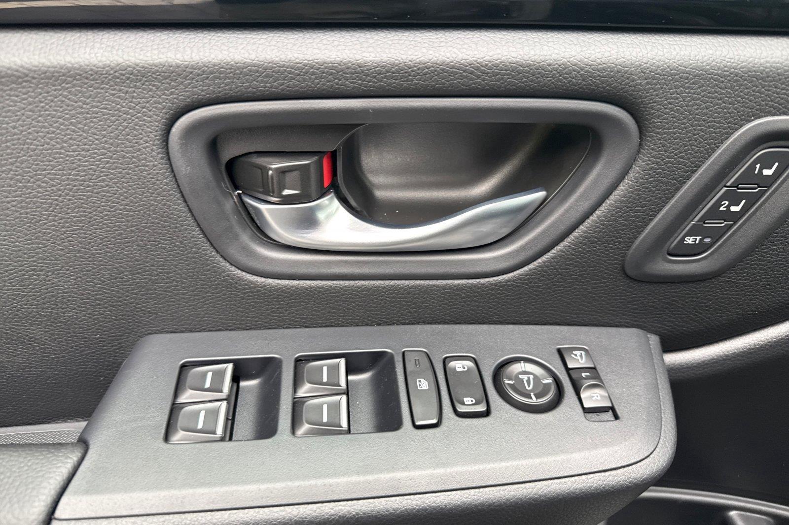 2026 Honda Pilot photo 10 of 25