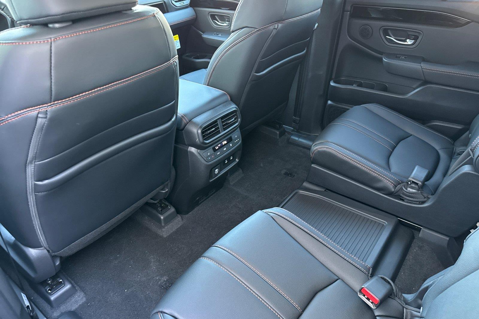 2026 Honda Pilot photo 11 of 25