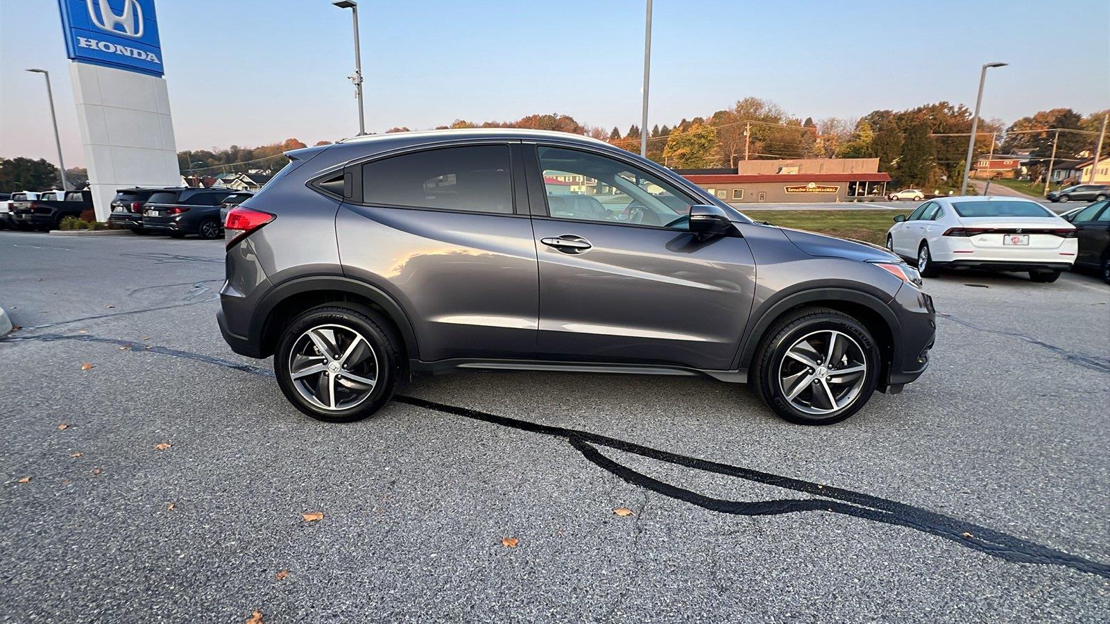2021 Honda HR-V photo 3 of 31